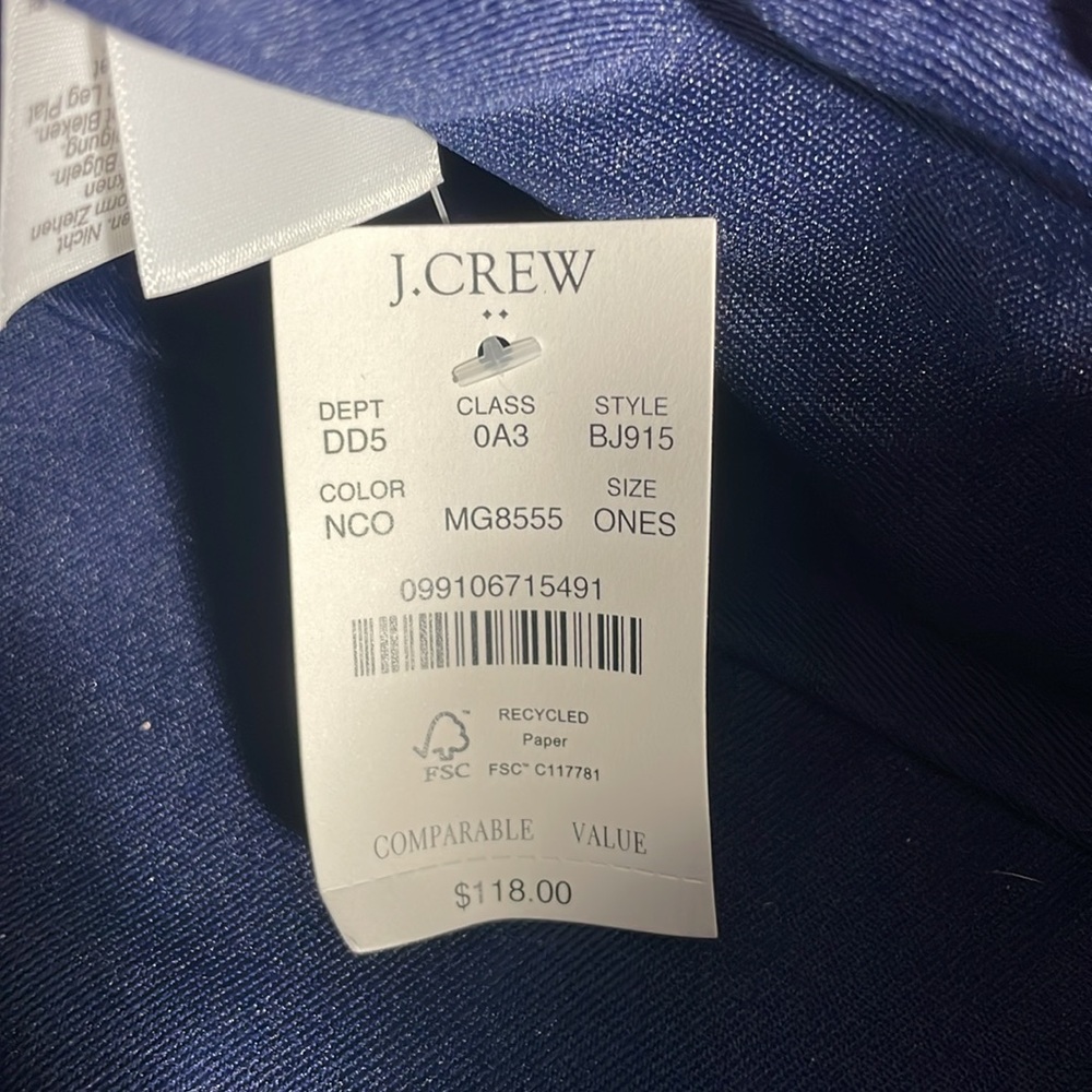 NWT - J crew duffel/travel bag with 7 pockets navy and light blue - Picture 5 of 10
